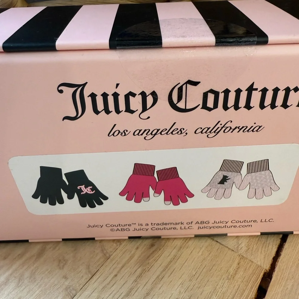 Juicy couture three pack glove set
